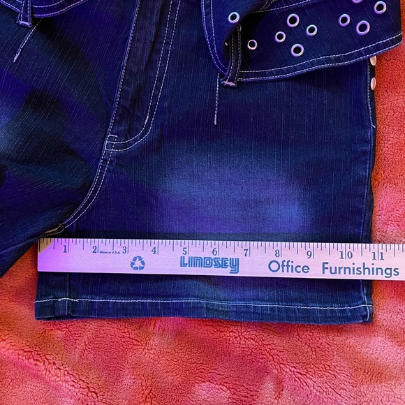 Stretch Denim Short-Shorts w/Denim Belt - Picture 12 of 16